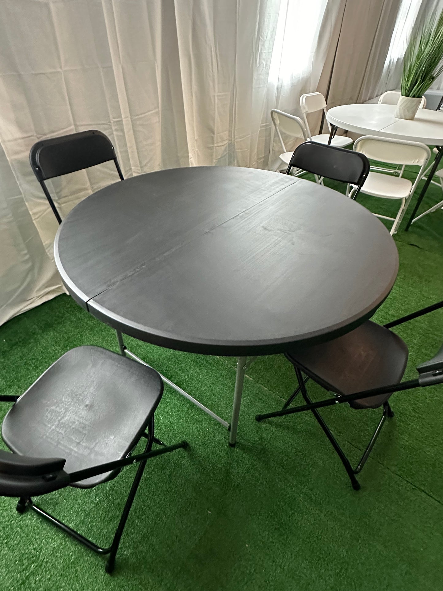 Tables (Round)