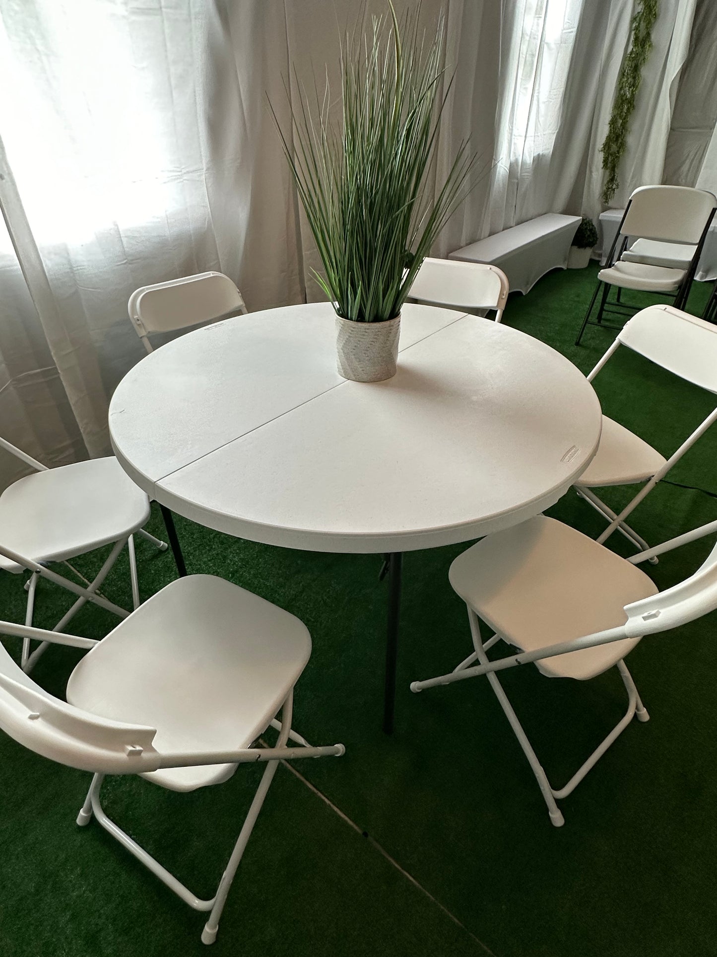 Tables (Round)